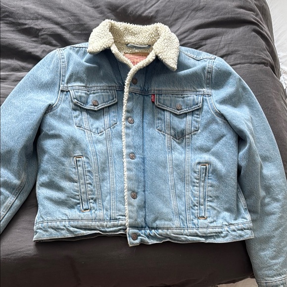 Levi's Women's Original Sherpa Trucker Jacket - Picture 5 of 9